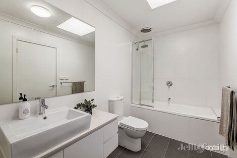 Property photo of 2/5 Maitland Street Glen Iris VIC 3146