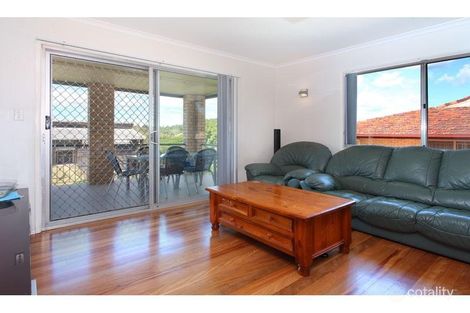 Property photo of 18 Fernshaw Street Macgregor QLD 4109