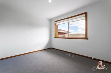 Property photo of 92 Woolnough Drive Mill Park VIC 3082