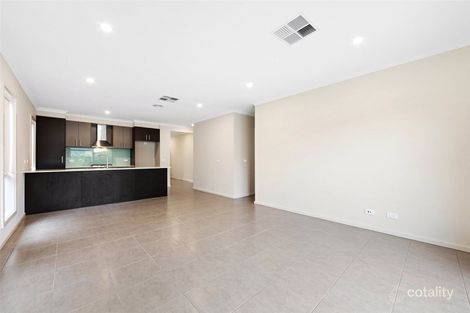 Property photo of 22 Timbarra Chase Cobblebank VIC 3338