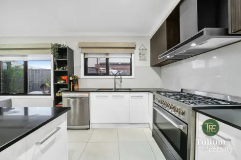 Property photo of 45 Botany Way Cranbourne East VIC 3977