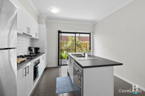 Property photo of 2 Queenie Way Cranbourne West VIC 3977