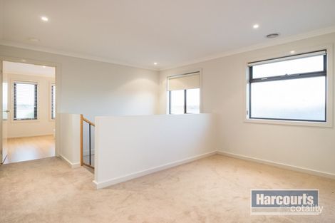 Property photo of 30 Heather Grove Cranbourne East VIC 3977