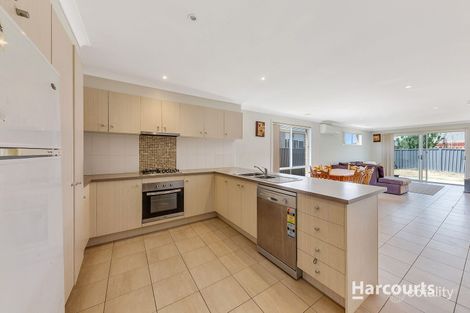Property photo of 16 Hatfield Place Deer Park VIC 3023