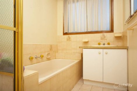 5 Mowbray Cres, Kurunjang, VIC 3337