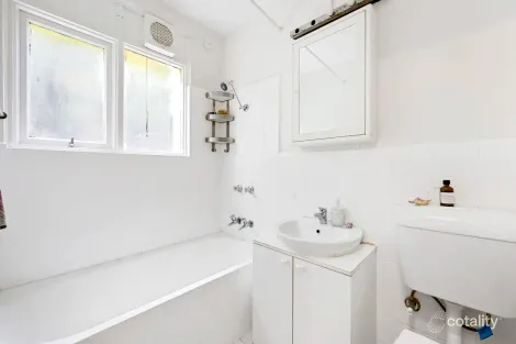 Property photo of 2/36 Waterloo Crescent St Kilda VIC 3182