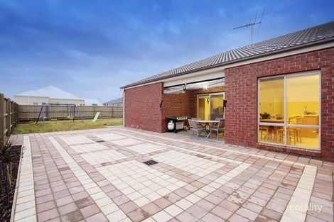 Property photo of 32 Mackellar Street Pakenham VIC 3810