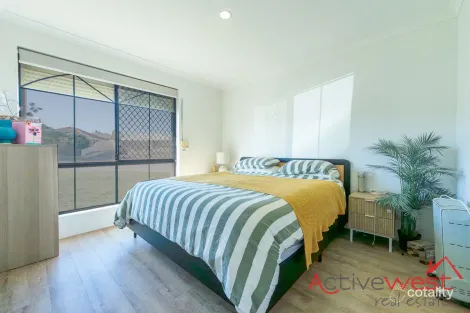 Property photo of 14 Bushby Close Mount Tarcoola WA 6530