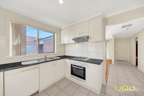 Property photo of 28 Geebung Road Cranbourne West VIC 3977