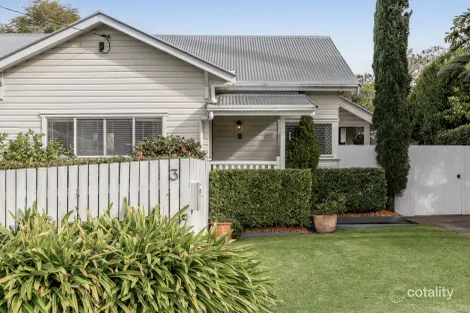 Property photo of 3 Sourris Street Mount Lofty QLD 4350