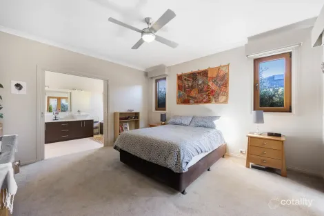 Property photo of 15 Sullivan Court Romsey VIC 3434