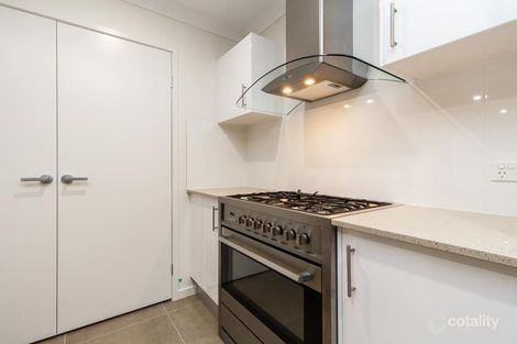 Property photo of 32 Splendour Circuit Yarrabilba QLD 4207