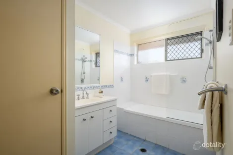 Property photo of 16 Grandview Place Gympie QLD 4570