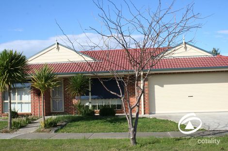 Property photo of 1 Thornbill Circuit Pakenham VIC 3810
