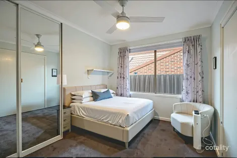 Property photo of 21 McLaren Place Ingleburn NSW 2565