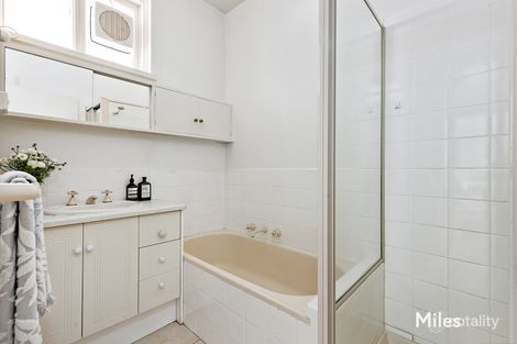 Property photo of 9/110 Maltravers Road Eaglemont VIC 3084