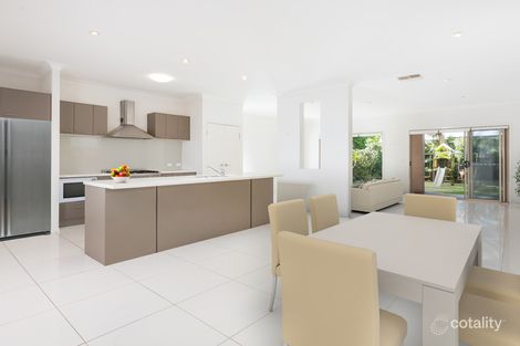 82 Borden St, Sherwood, QLD 4075