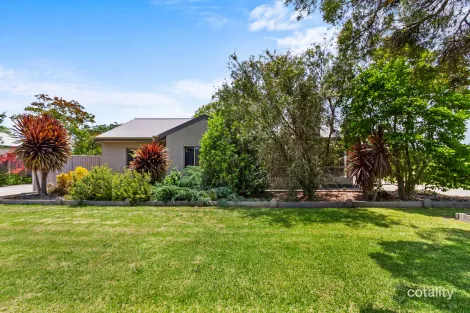 15b Raymond St, Stratford, VIC 3862