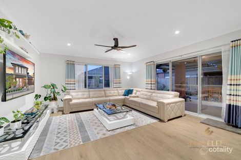 Property photo of 21 Bogong Loop Tarneit VIC 3029