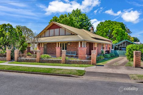 18 The Esplanade, Lorn, NSW 2320