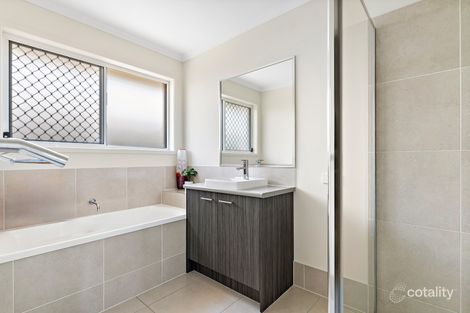 Property photo of 34 Bristlebird Circuit Forest Glen QLD 4556