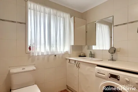 Property photo of 1/16 Wilgabar Way Karabar NSW 2620