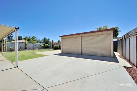 Property photo of 19 Parkland Drive Warnbro WA 6169