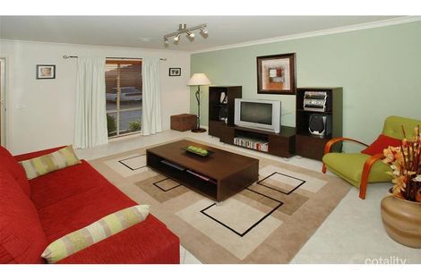 Property photo of 62 Elinda Place Reservoir VIC 3073