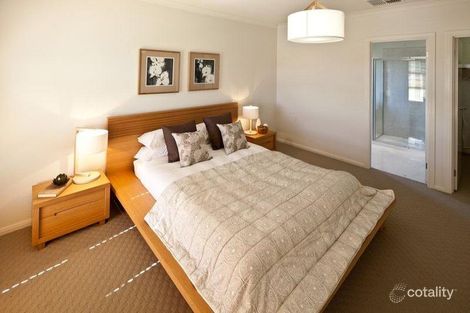 Property photo of 5 Yellow Robin Circuit Cranbourne East VIC 3977