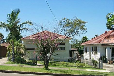 6 Larcombe St, Regents Park, NSW 2143