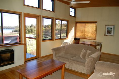 Property photo of 6 Caulfield Parade Old Erowal Bay NSW 2540