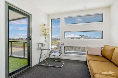 Property photo of 9 Creekview Place Caroline Springs VIC 3023