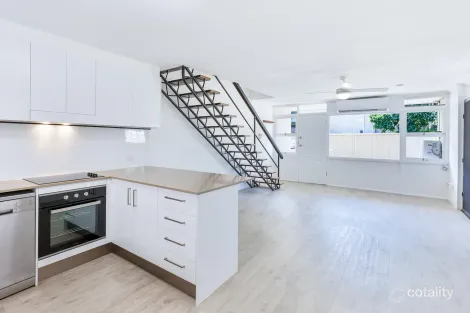 1/30 Leonard Ave, Surfers Paradise, QLD 4217