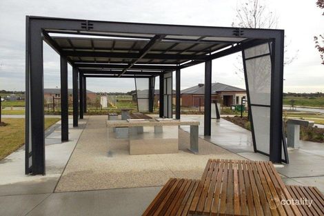 Property photo of 4 Dickens Street Cranbourne West VIC 3977