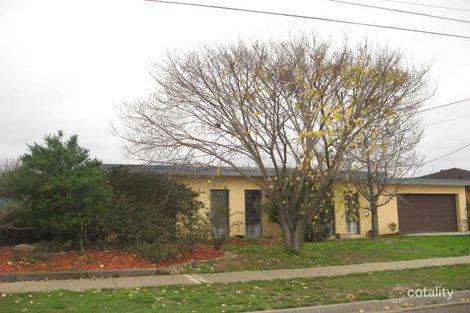 27 Aylesbury Cres, Gladstone Park, VIC 3043