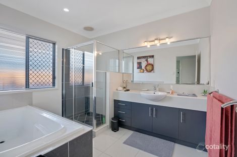 Property photo of 19 Canecutters Drive Ooralea QLD 4740