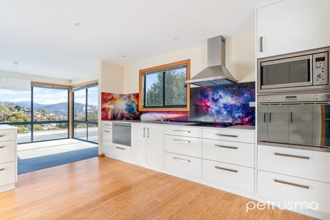 Property photo of 2/14 Dalkeith Court Sandy Bay TAS 7005