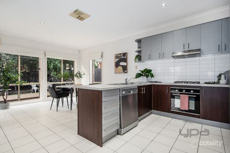 Property photo of 3 Tucker Place Caroline Springs VIC 3023
