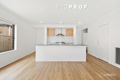 Property photo of 8 Hutchence Drive Point Cook VIC 3030