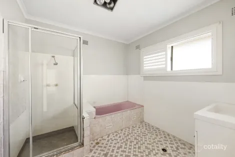 Property photo of 56 Riverview Road Pleasure Point NSW 2172