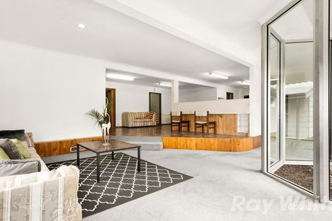 Property photo of 18 Strada Crescent Wheelers Hill VIC 3150