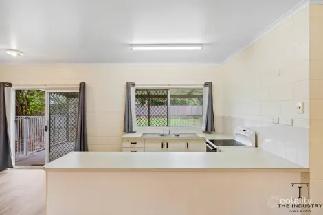 Property photo of 6 Bicentennial Road Bentley Park QLD 4869