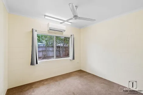 Property photo of 6 Bicentennial Road Bentley Park QLD 4869