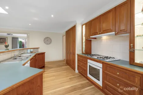 Property photo of 20 Kippenross Drive Narre Warren South VIC 3805