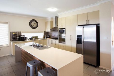 Property photo of 33 Warwick Road Hillvue NSW 2340