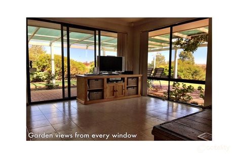 Property photo of 43 Woodley Farm Drive Northam WA 6401