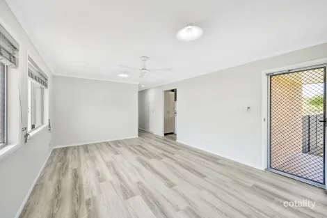 8 FERNY AVE, AVOCA, QLD 4670