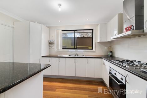 Property photo of 1 Lisa Place Melton West VIC 3337