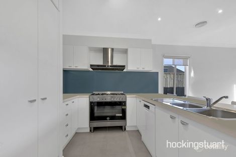 Property photo of 17 Lauriston Place Wallan VIC 3756