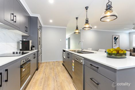 Property photo of 28 Cornforth Crescent Kirkwood QLD 4680